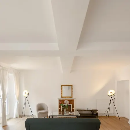 Via Francesco Crispi Private Apartment