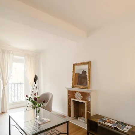 Via Francesco Crispi Private Apartment Rome