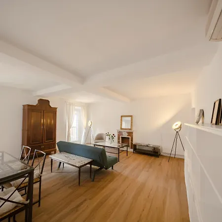 Via Francesco Crispi Private Apartment Rome