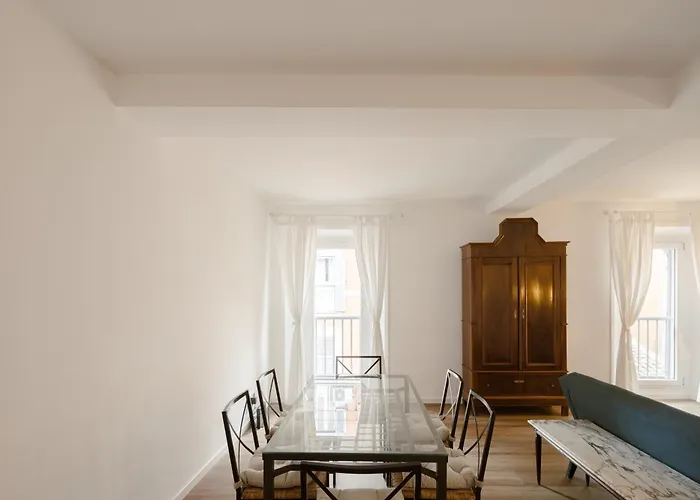 Via Francesco Crispi Private Appartement